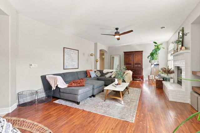 7121 Paul Do Mar Way, Elk Grove, CA 95757