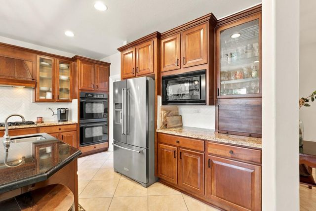 7121 Paul Do Mar Way, Elk Grove, CA 95757
