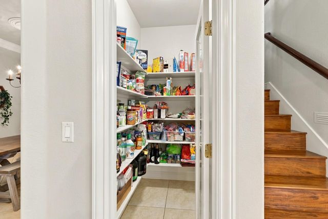 7121 Paul Do Mar Way, Elk Grove, CA 95757