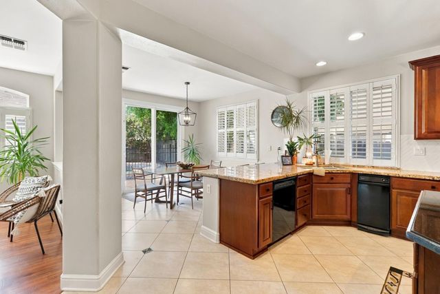 7121 Paul Do Mar Way, Elk Grove, CA 95757