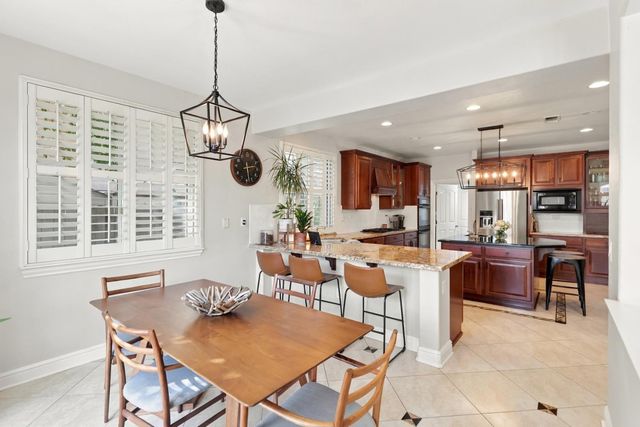 7121 Paul Do Mar Way, Elk Grove, CA 95757