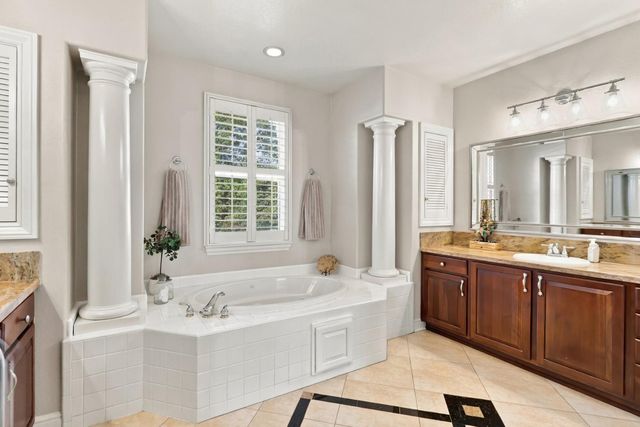 7121 Paul Do Mar Way, Elk Grove, CA 95757