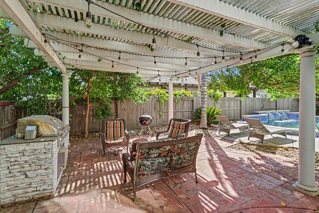 7121 Paul Do Mar Way, Elk Grove, CA 95757