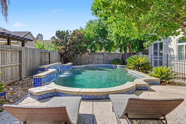 7121 Paul Do Mar Way, Elk Grove, CA 95757