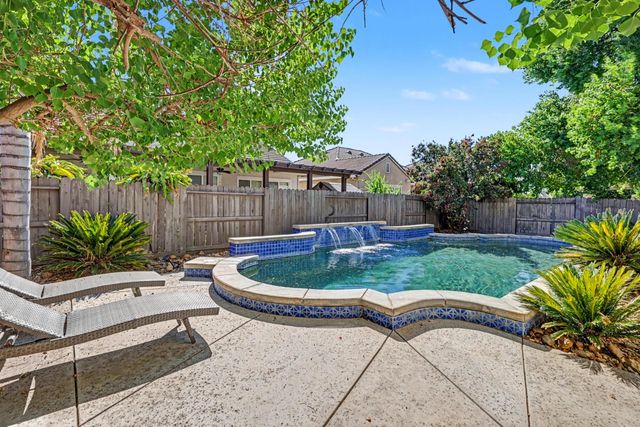 7121 Paul Do Mar Way, Elk Grove, CA 95757