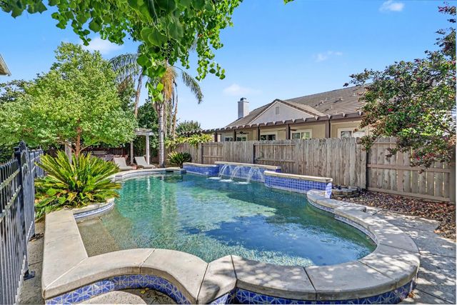 7121 Paul Do Mar Way, Elk Grove, CA 95757