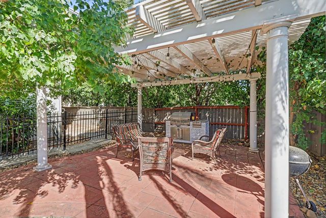 7121 Paul Do Mar Way, Elk Grove, CA 95757
