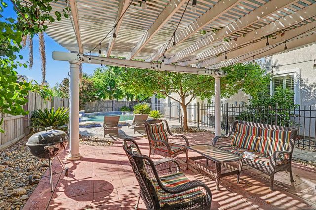 7121 Paul Do Mar Way, Elk Grove, CA 95757
