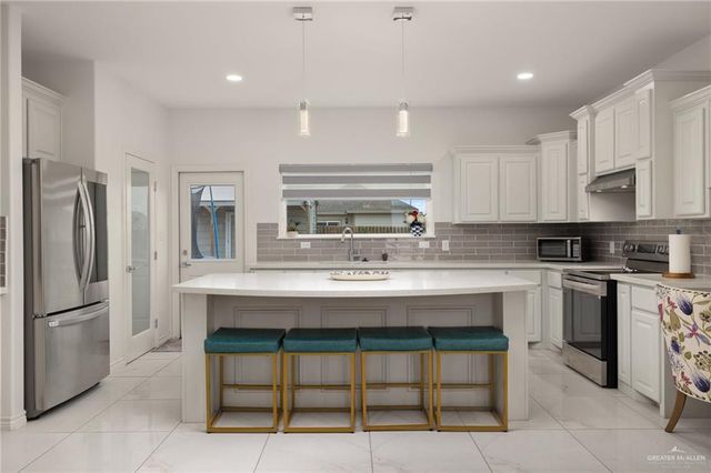 405 Olympic Street, Edinburg, TX 78541
