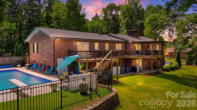138 Whispering Pines Drive, Hudson, NC 28638