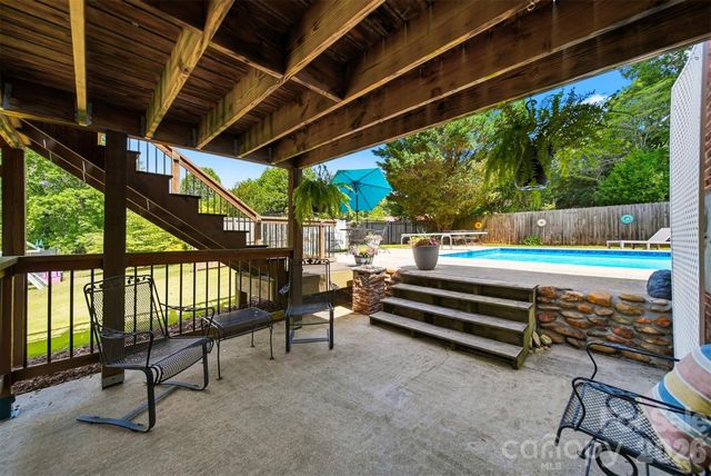 138 Whispering Pines Drive, Hudson, NC 28638