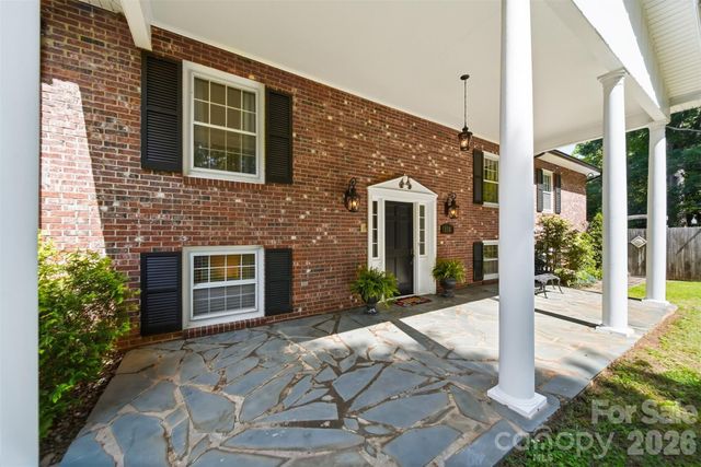 138 Whispering Pines Drive, Hudson, NC 28638