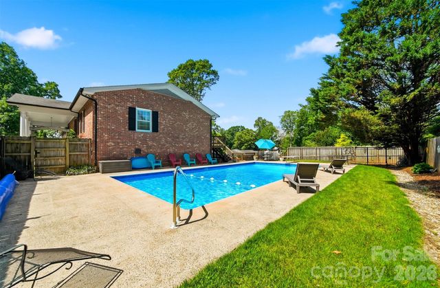 138 Whispering Pines Drive, Hudson, NC 28638