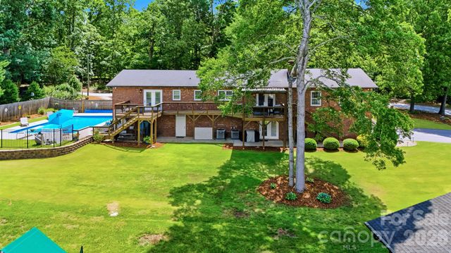 138 Whispering Pines Drive, Hudson, NC 28638