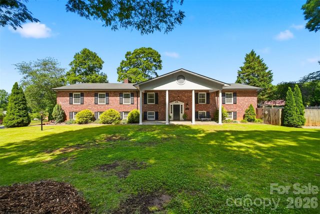 138 Whispering Pines Drive, Hudson, NC 28638