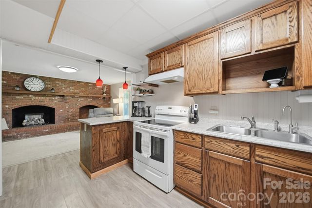 138 Whispering Pines Drive, Hudson, NC 28638