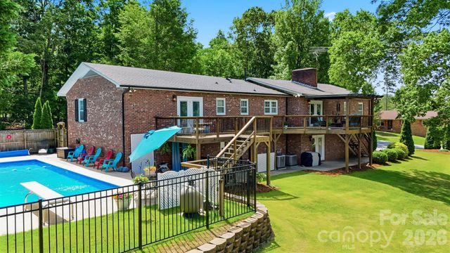 138 Whispering Pines Drive, Hudson, NC 28638