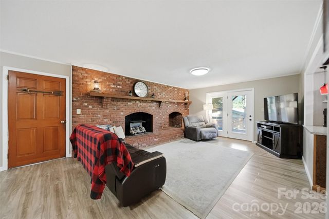 138 Whispering Pines Drive, Hudson, NC 28638