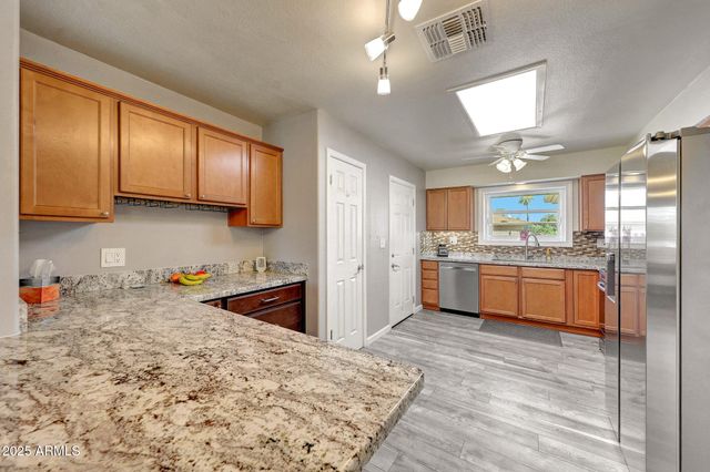 10309 W FLORIADE Drive, Sun City, AZ 85351