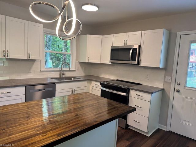 6529 Benson Lane, Pfafftown, NC 27040