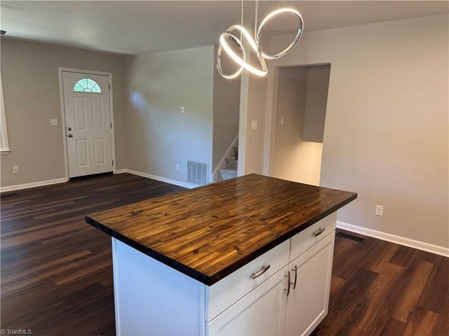 6529 Benson Lane, Pfafftown, NC 27040