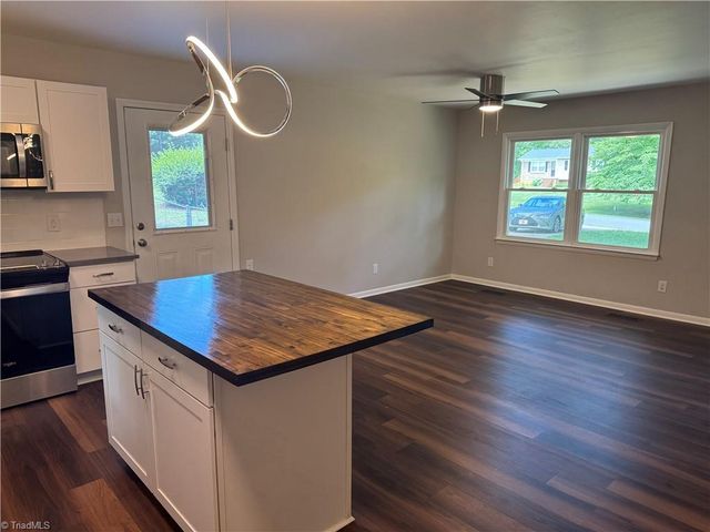 6529 Benson Lane, Pfafftown, NC 27040