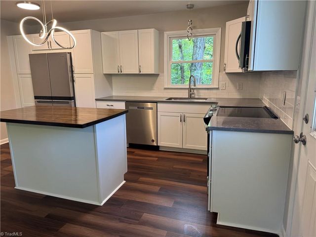 6529 Benson Lane, Pfafftown, NC 27040