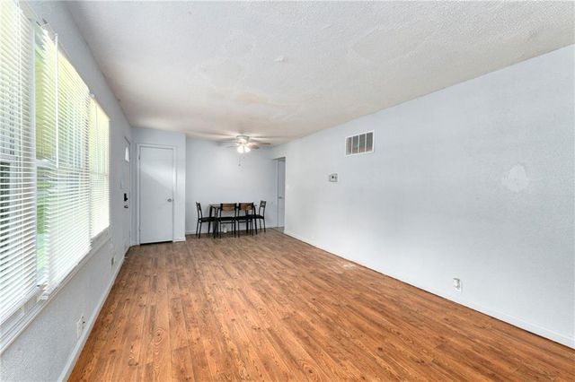 10719 CAMBRIDGE Avenue, Kansas City, MO 64134