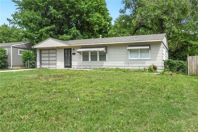 10719 CAMBRIDGE Avenue, Kansas City, MO 64134