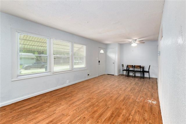 10719 CAMBRIDGE Avenue, Kansas City, MO 64134