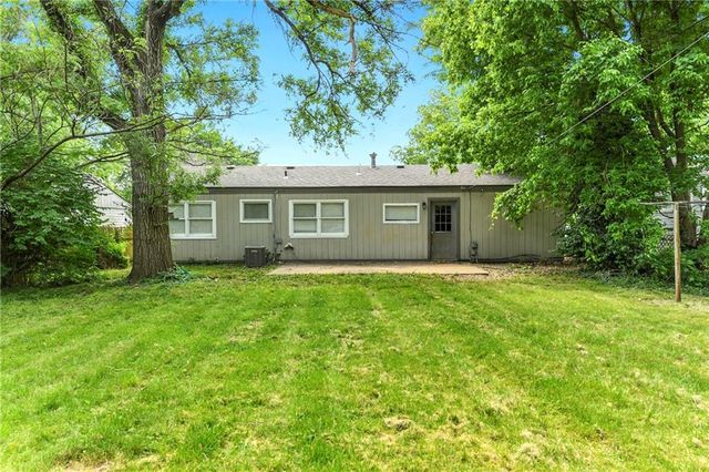 10719 CAMBRIDGE Avenue, Kansas City, MO 64134