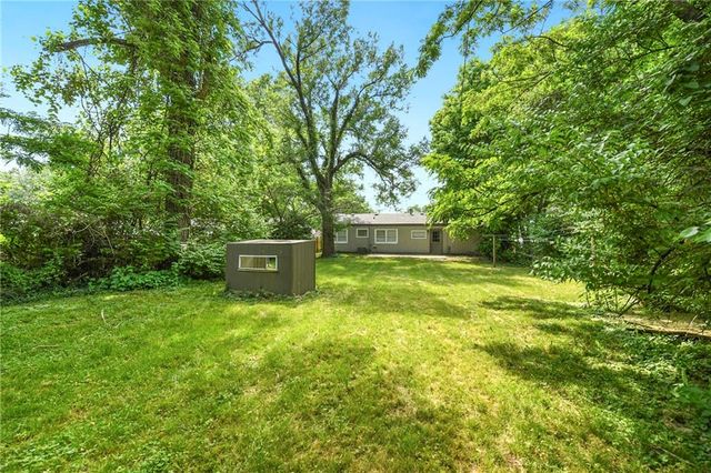 10719 CAMBRIDGE Avenue, Kansas City, MO 64134