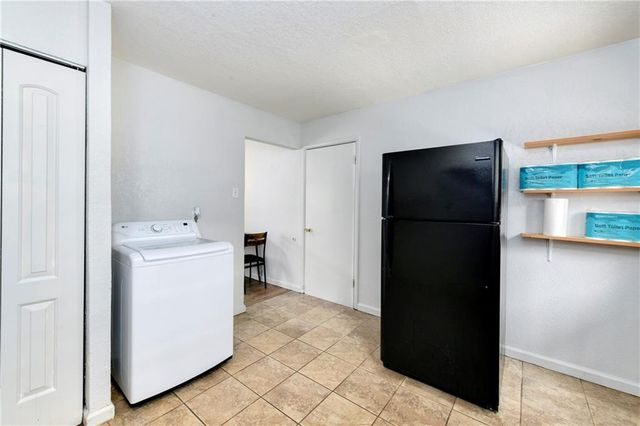 10719 CAMBRIDGE Avenue, Kansas City, MO 64134