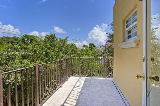592 Fernwood Road B, Key Biscayne, FL 33149
