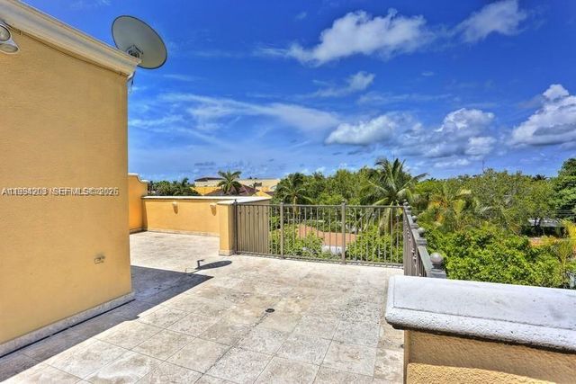 592 Fernwood Road B, Key Biscayne, FL 33149