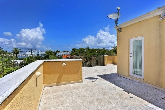 592 Fernwood Road B, Key Biscayne, FL 33149