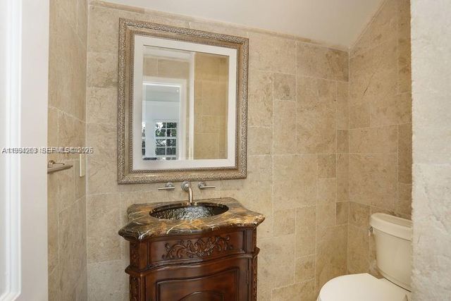 592 Fernwood Road B, Key Biscayne, FL 33149