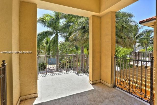 592 Fernwood Road B, Key Biscayne, FL 33149