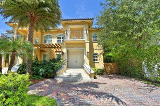 592 Fernwood Road B, Key Biscayne, FL 33149