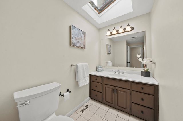 48 Catherine Dr, Peabody, MA 01960