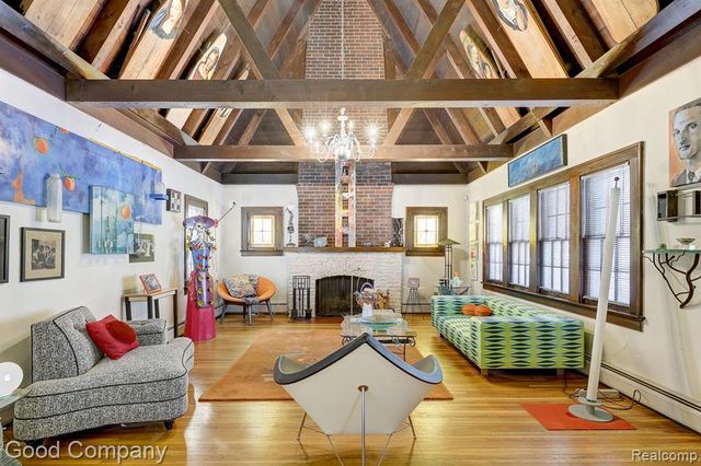 19 Oakdale Boulevard, Pleasant Ridge, MI 48069