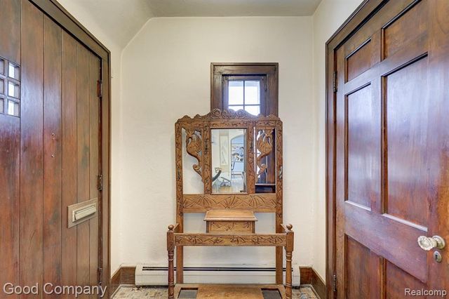 19 Oakdale Boulevard, Pleasant Ridge, MI 48069