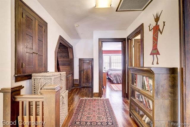 19 Oakdale Boulevard, Pleasant Ridge, MI 48069