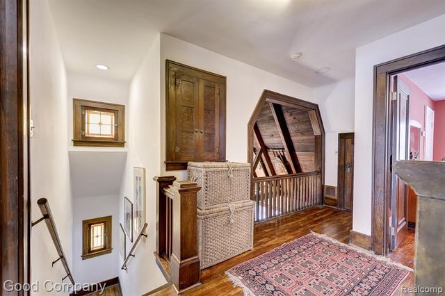 19 Oakdale Boulevard, Pleasant Ridge, MI 48069