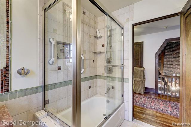 19 Oakdale Boulevard, Pleasant Ridge, MI 48069