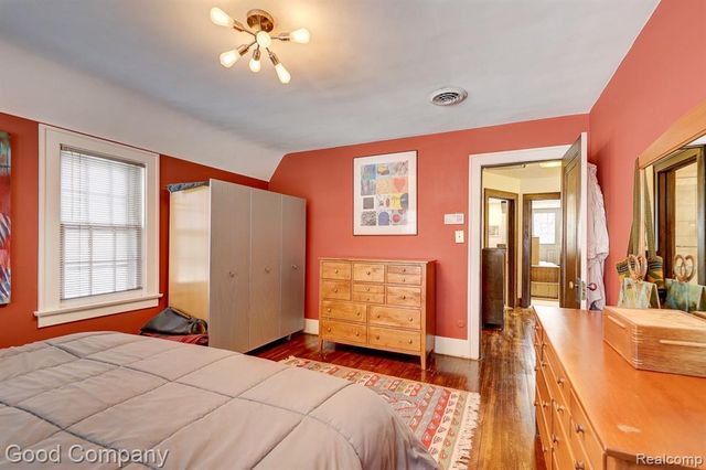 19 Oakdale Boulevard, Pleasant Ridge, MI 48069