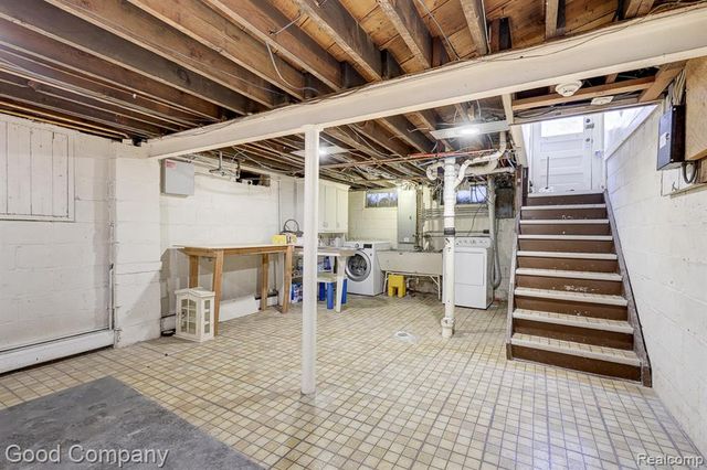 19 Oakdale Boulevard, Pleasant Ridge, MI 48069