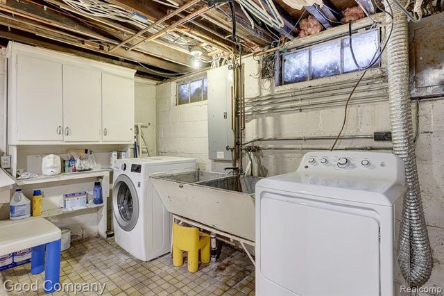 19 Oakdale Boulevard, Pleasant Ridge, MI 48069