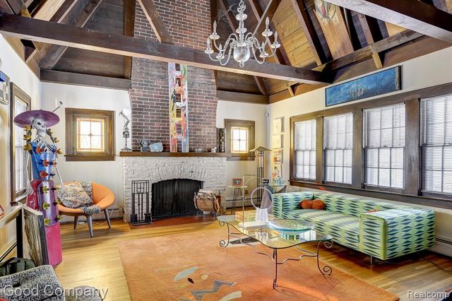 19 Oakdale Boulevard, Pleasant Ridge, MI 48069