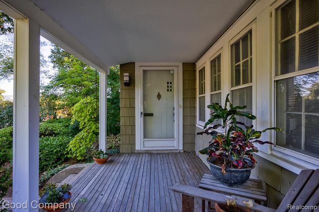 19 Oakdale Boulevard, Pleasant Ridge, MI 48069